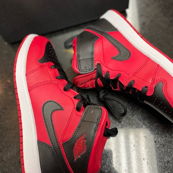 Sz various Jordan 1s red Black - Picture 9 of 10